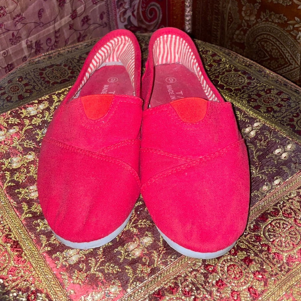 Slip ons